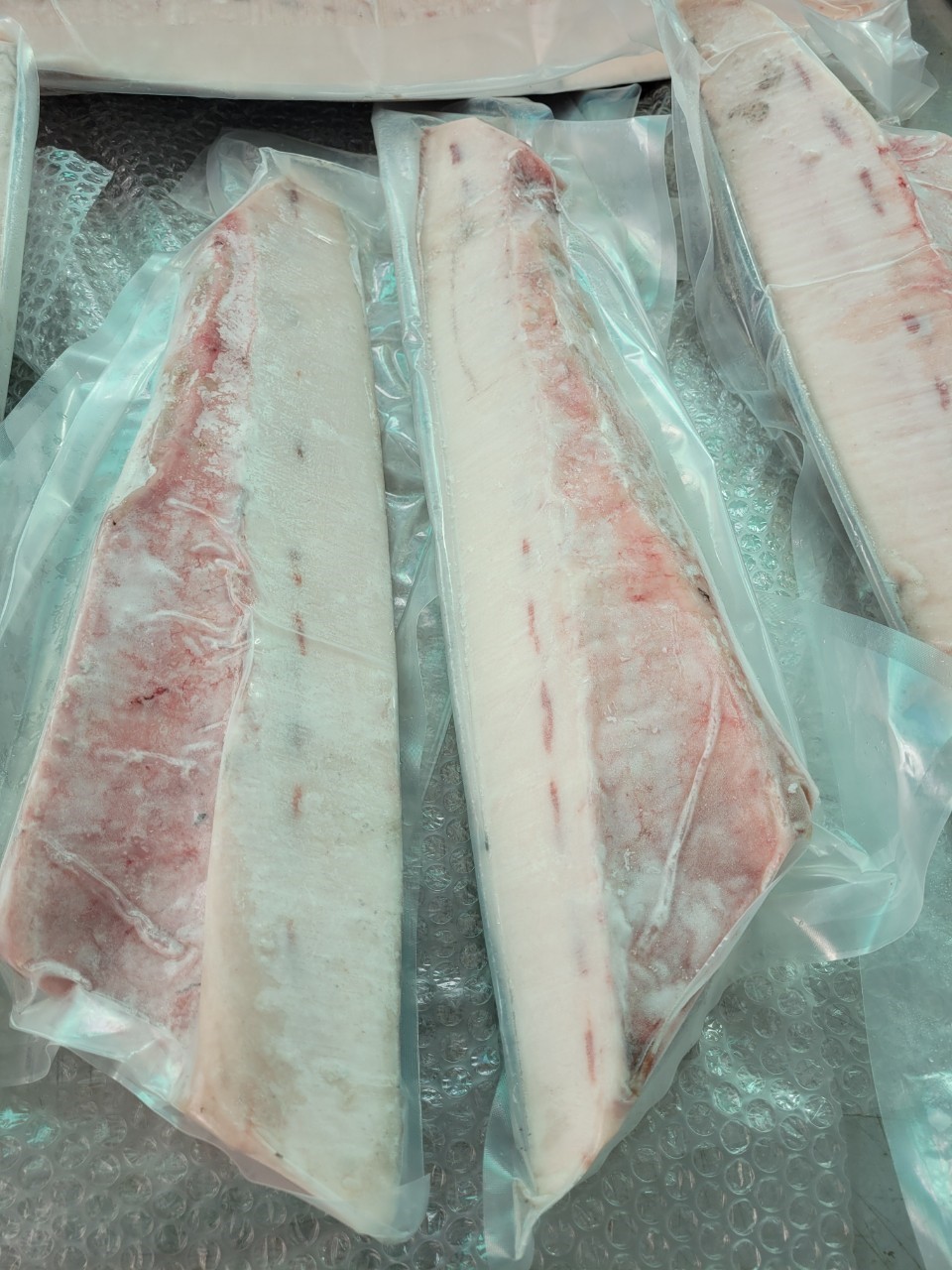 LƯỜN CÁ CỜ KIẾM SASHIMI (SASHIMI SWORDFISH BELLY)